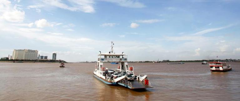 8 estudiantes mueren tras hundirse un ferry en Cambodia