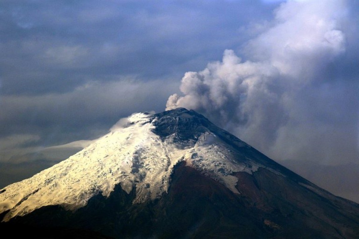 Quito, 11 de sept. (Andes).-Continua el proceso eruptivo del volcán Cotopaxi..Foto:César Muñoz