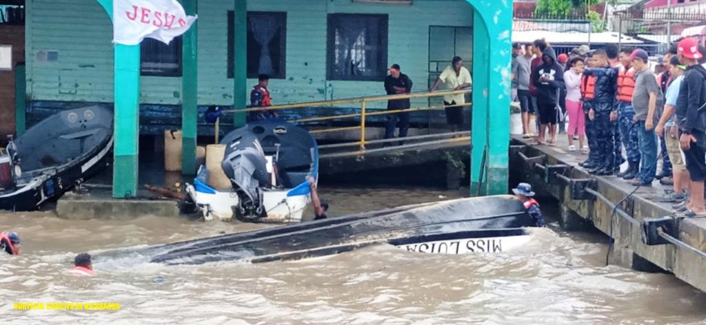 Ejercito de nicaragua rescata embarcaciones en bluefields 2