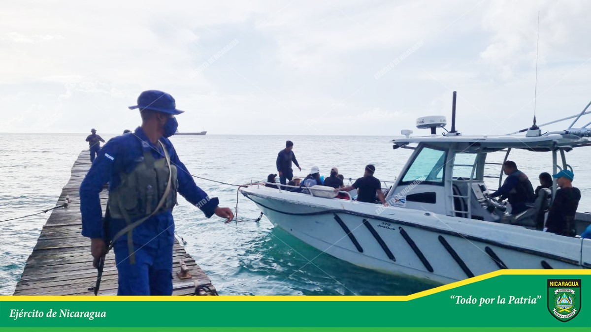 Fuerza naval retiene a 2 nicaraguenses y 20 migrantes ilegales al noroeste de little corn island