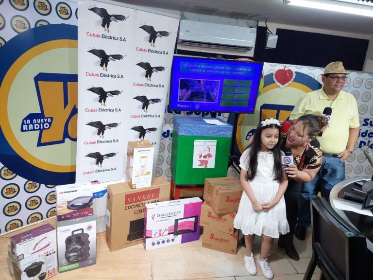 Tu Nueva Radio Ya y Cubas Eléctricas premian a tres familias con el «Súper Regalo Navideño»