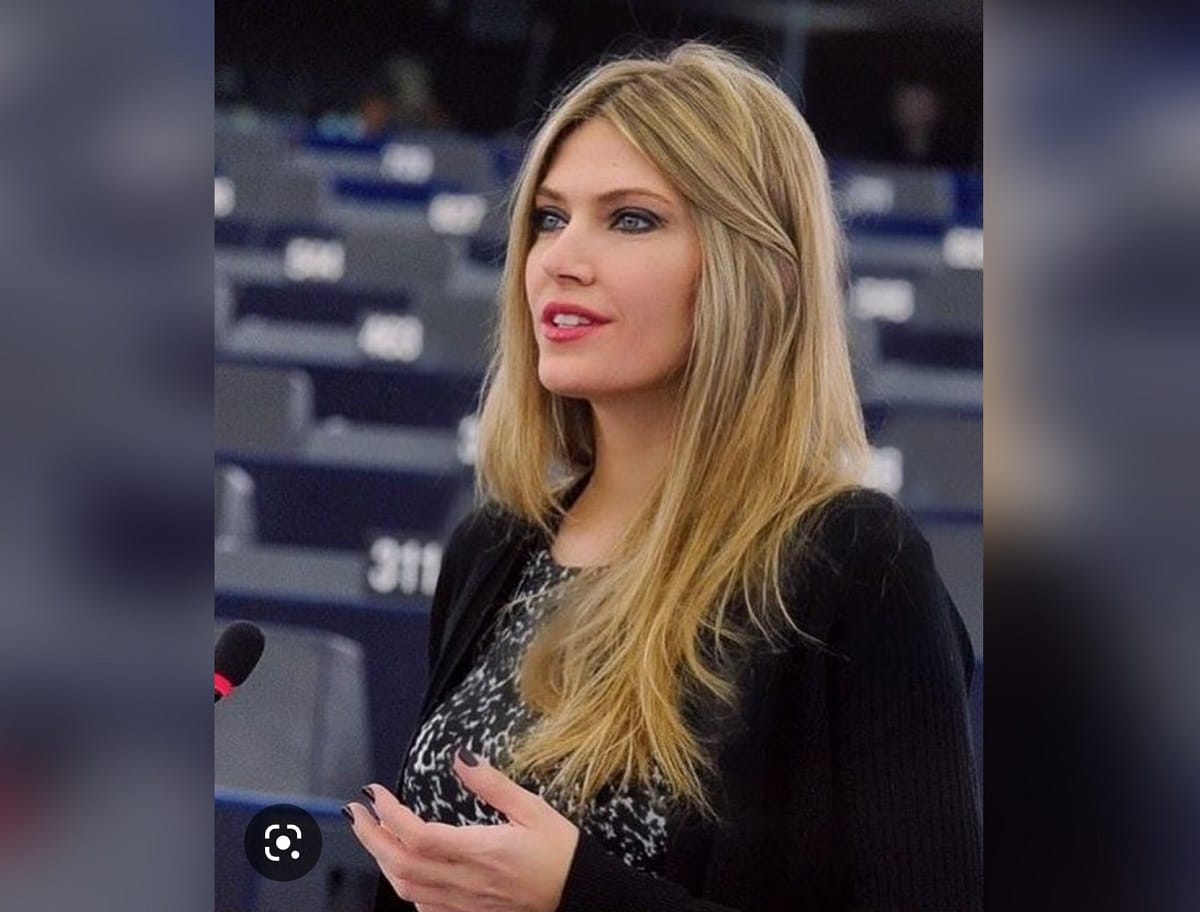 La vicepresidenta del Parlamento Europeo Eva Kailli fue acusada por corrupción