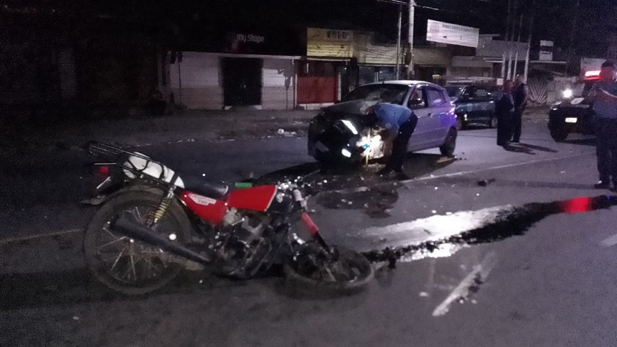 Accidente moral de un motociclista en la Rotonda Centroamérica, de Managua