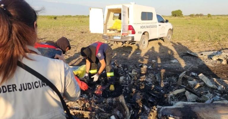 5 personas mueren al estrellarse una avioneta robada por narcos, en Paraguay