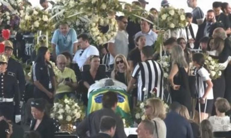Más de 230 mil personas se despidieron de Pelé