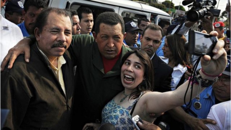 Hugo Chávez arriba a Nicaragua para seguir afianzando lazos de amistad