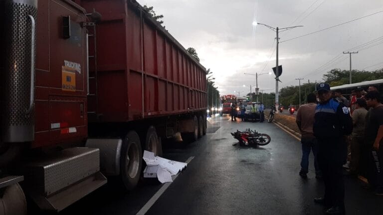 En menos de 4 horas mueren motociclista y una pasajera, en Managua