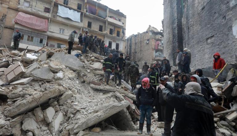 Sube a 8,100 cifra de muertos por terremotos en Turquía y Siria