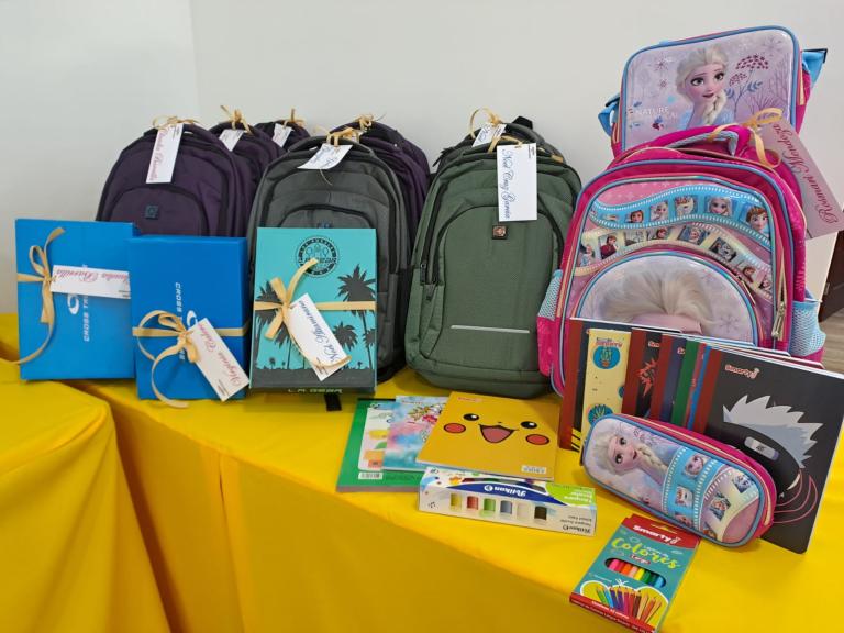 Tu Nueva Radio YA celebra con gran fiesta de regreso a clases con 40 niños que ganaron mochilas y paquetes escolares