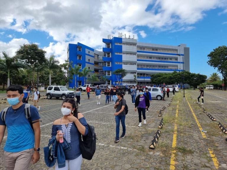 40 Aniversario UNI, Hija de la Revolución
