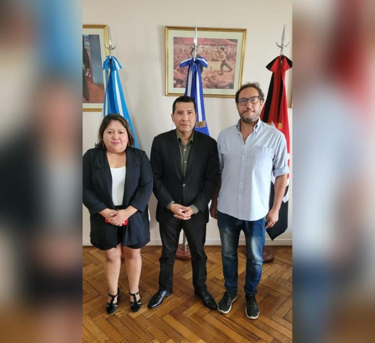 Embajada de Nicaragua en Argentina recibe a Red de Apoyo por libertad de Julian Assange