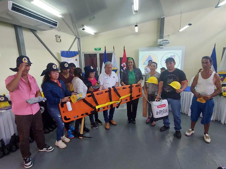 SINAPRED entrega equipos de protección a brigadas comunitarias de 6 municipios nicaragüenses