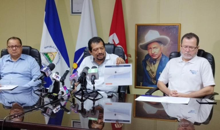 Gobierno mantiene congelados precios de combustibles y gas butano para proteger a familias
