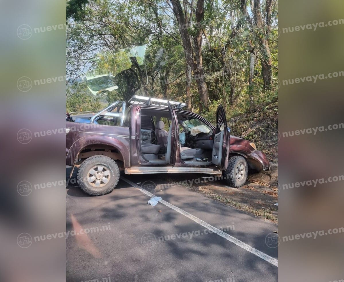 Dos personas murieron al ser impactados por esta camioneta en Villa Sandino