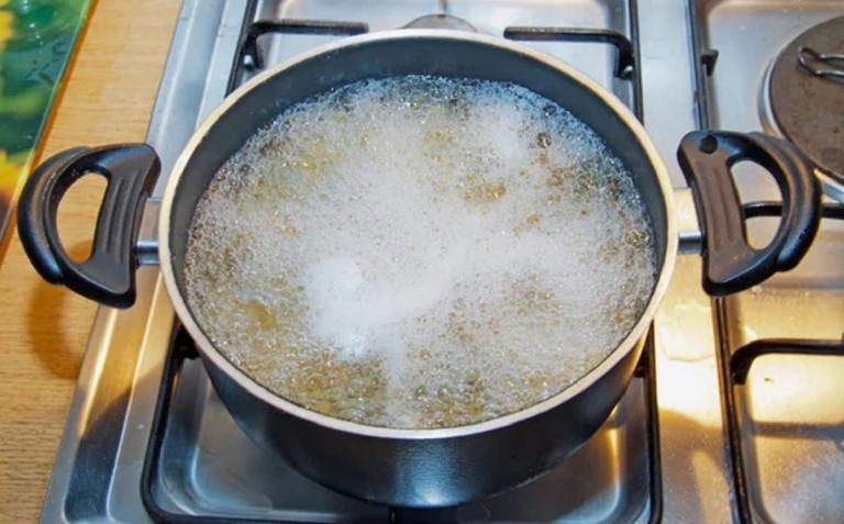 Hermanitos sufren graves quemaduras al caerles porra con arroz hervido en Villa El Carmen