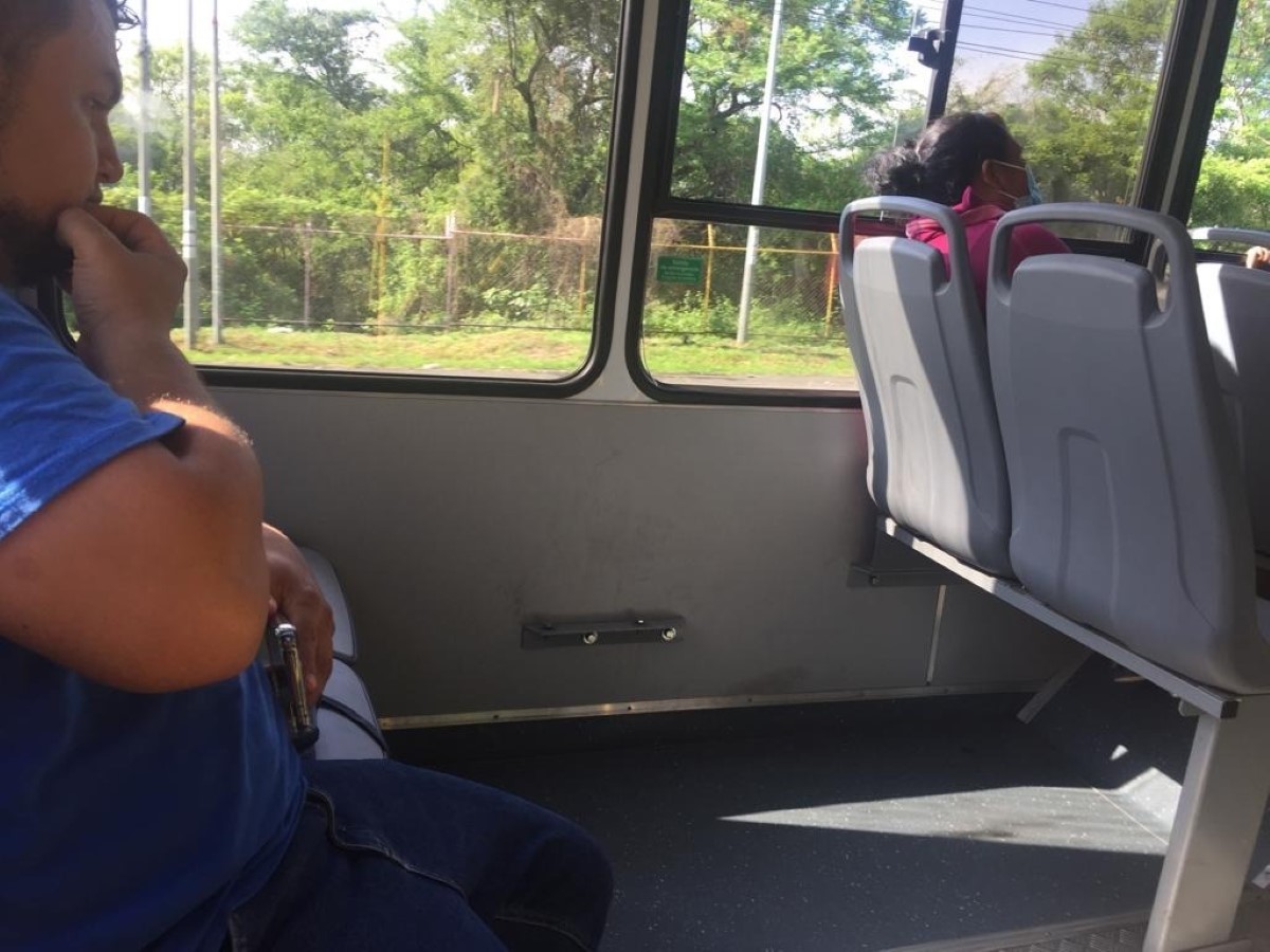 Miembros de la Cooperativa Valle Sandino ya empezaron a quitarle las sillas a los buses de la ruta 172