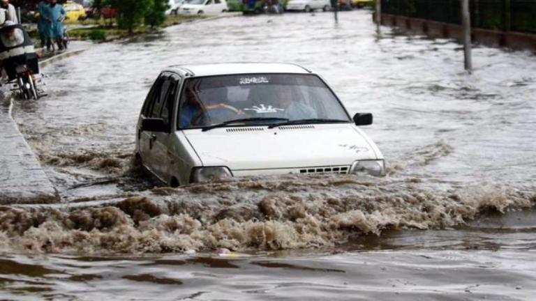 Lluvias en Pakistán dejan 27 muertos y 146 heridos