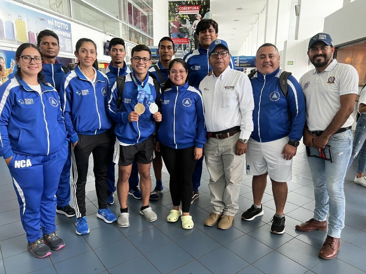 Elián Ortega el atleta de Oro de Nicaragua en los Centroamericanos y del Caribe ya está en el país