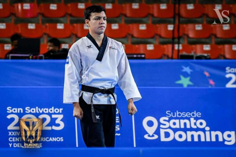Elián Ortega gana históricas medallas de Oro y Plata en Taekwondo en los Juegos Centroamericanos y del Caribe