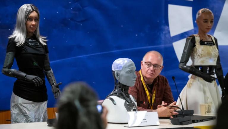 Robot afirman en una conferencia, que serán capaces de dirigir el mundo