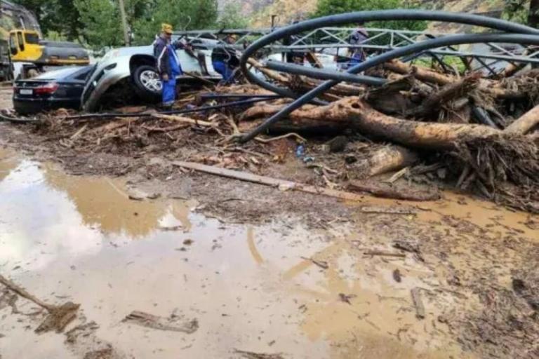 Aumenta a 21 la cifra de muertos por lluvias torrenciales en Tayikistán