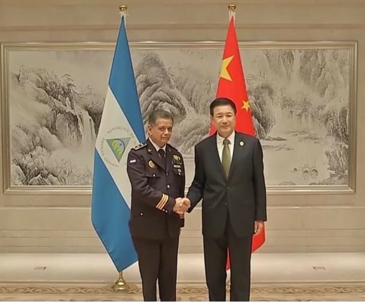 El Director General de la Policía Nacional de Nicaragua, Primer Comisionado Francisco Javier Díaz Madriz, sostuvo una reunión con Wan Xiaohong, Ministro de Seguridad Pública de la República Popular China