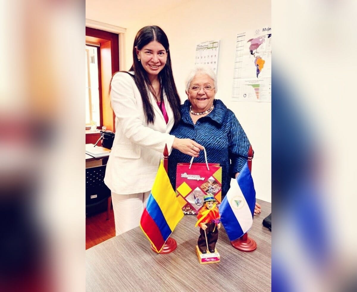 La Compañera Milagros Urbina, Embajadora de Nicaragua en Colombia, junto a la senadora Imelda Daza Cotes