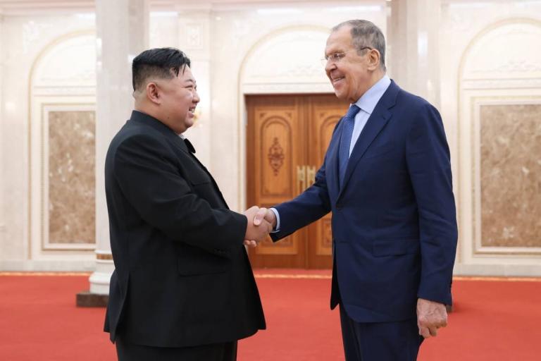 Canciller ruso Serguéi Lavrov sostiene encuentro con Kim Jong-un en Corea del Norte