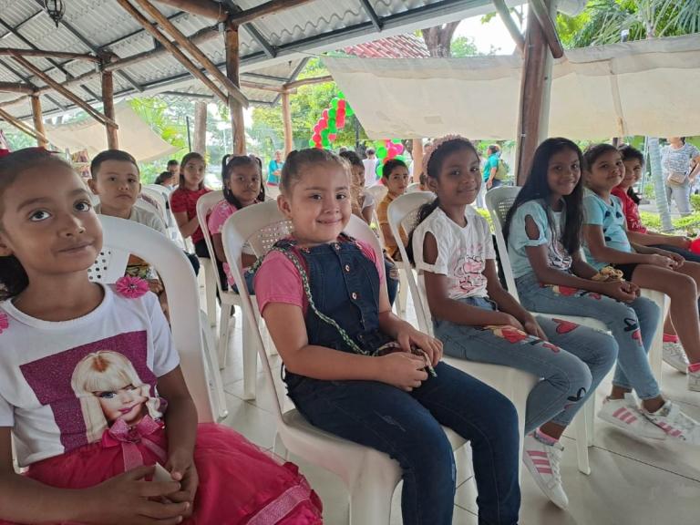 100 cumpleañeritos celebraron con Tu Nueva Radio YA dando la bienvenida a la Navidad