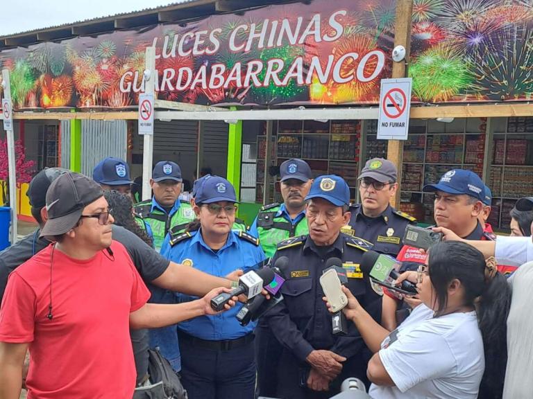 Policía Nacional y Bomberos Unidos inauguran Plan Pólvora 2023