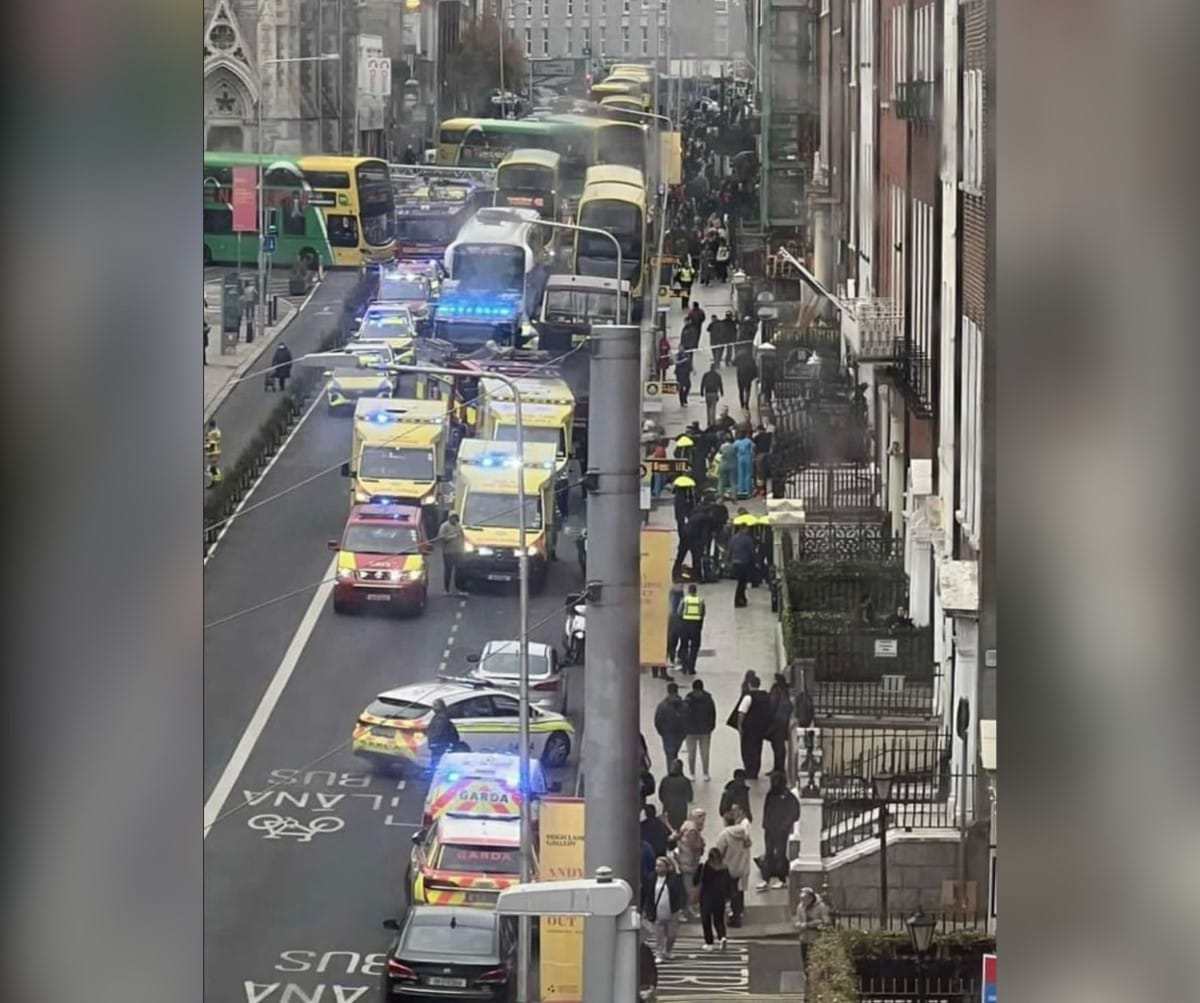 Tres menores de edad y dos adultos resultaron heridos en Dublín, tras ser atacados con un arma blanca