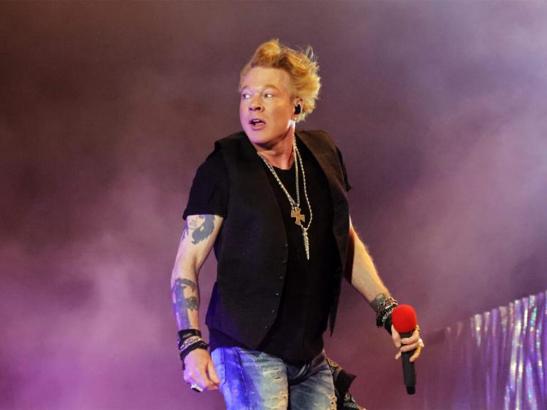 Axl Rose, vocalista de Guns N’ Roses es acusado por agresión sexual