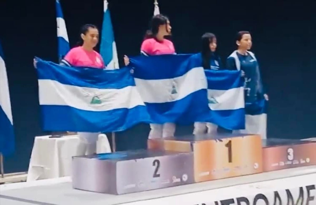 Las jóvenes esgrimistas de Nicaragua triunfaron en el Campeonato Centroamericano de Esgrima U14 