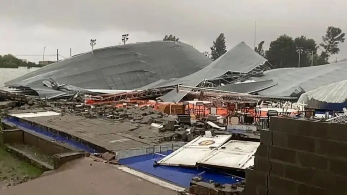 Al menos 13 muertos en Argentina al caer el techo de un polideportivo por fuerte temporal