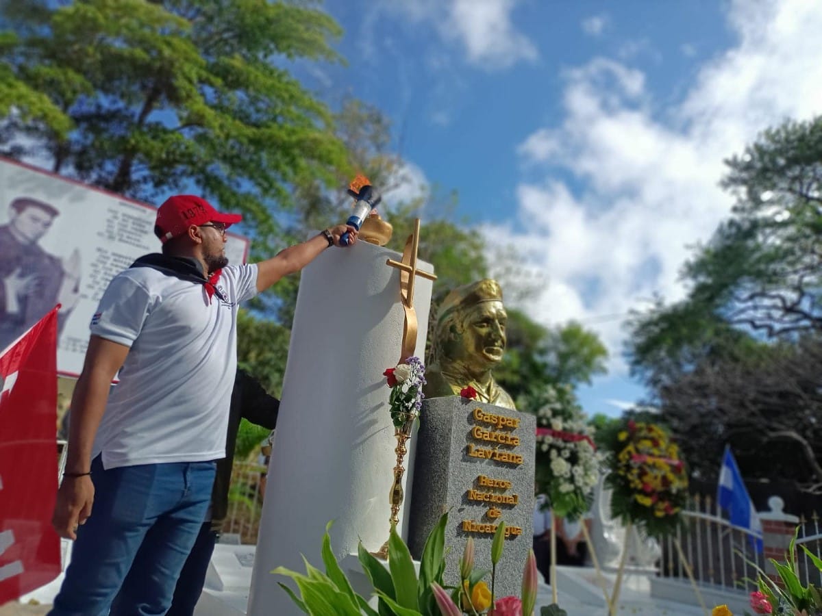 Develan monumento del padre Gaspar García Laviana en Rivas
