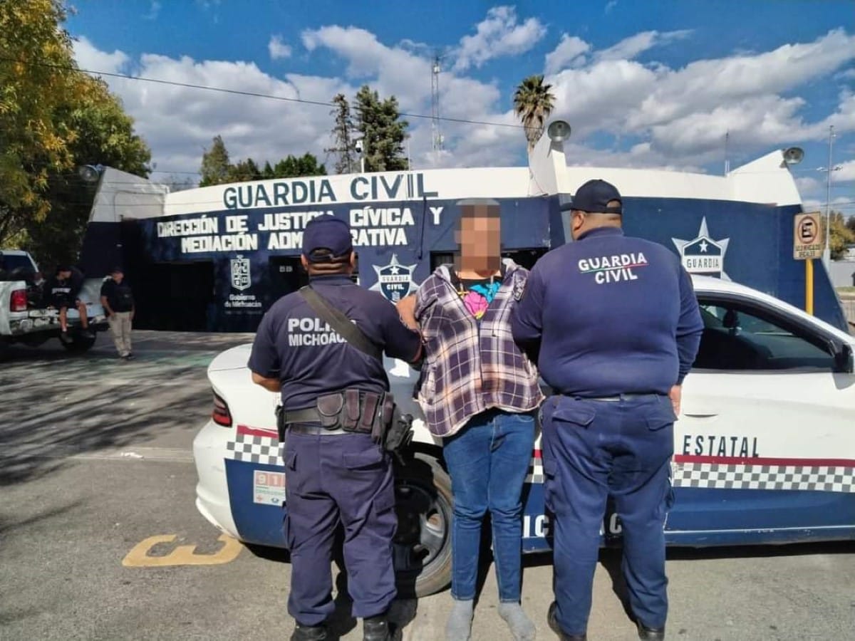 Un joven de 19 años, en presunto estado de ebriedad, fue detenido mientras caminaba con la cabeza de su hermana en México