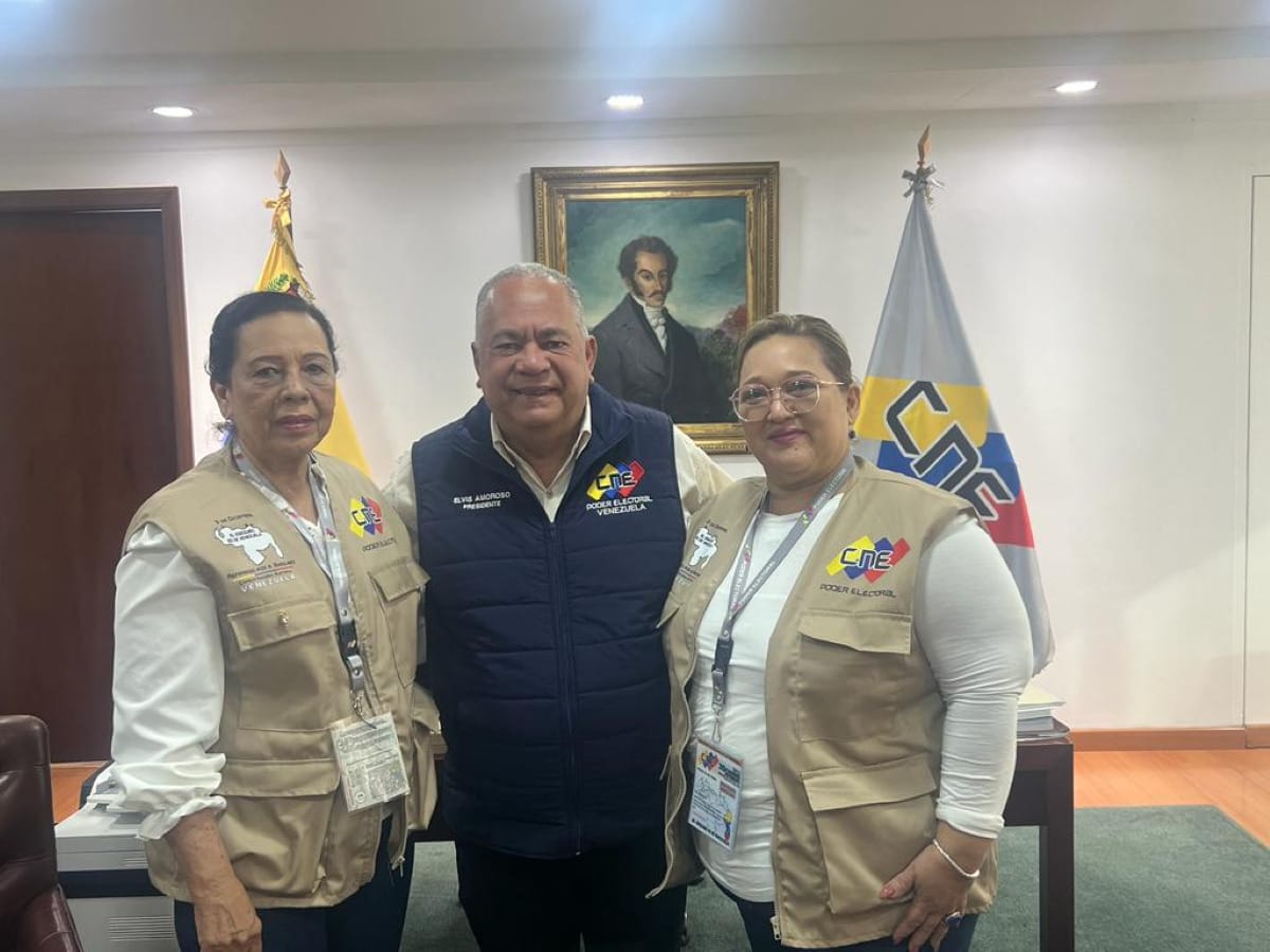 La presidenta del Consejo Supremo Electoral de Nicaragua, Brenda Rocha Chacón, y la embajadora nicaragüense, Daysi Torres, se reunieron con Elvis Amoroso en Caracas