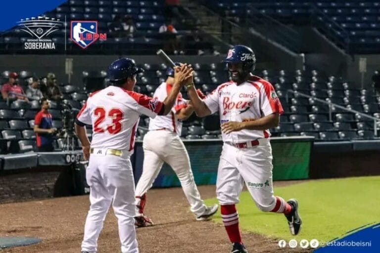 Bóer y Granada dividen honores en el inicio de serie del Pomares