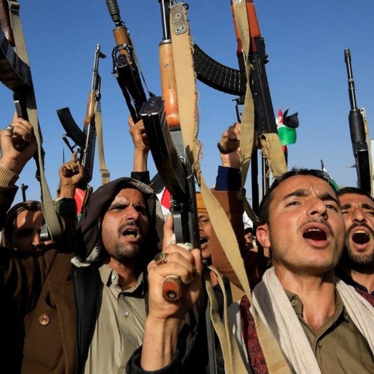 Yemen: En el Mar Rojo, ataque a los hutíes yemeníes