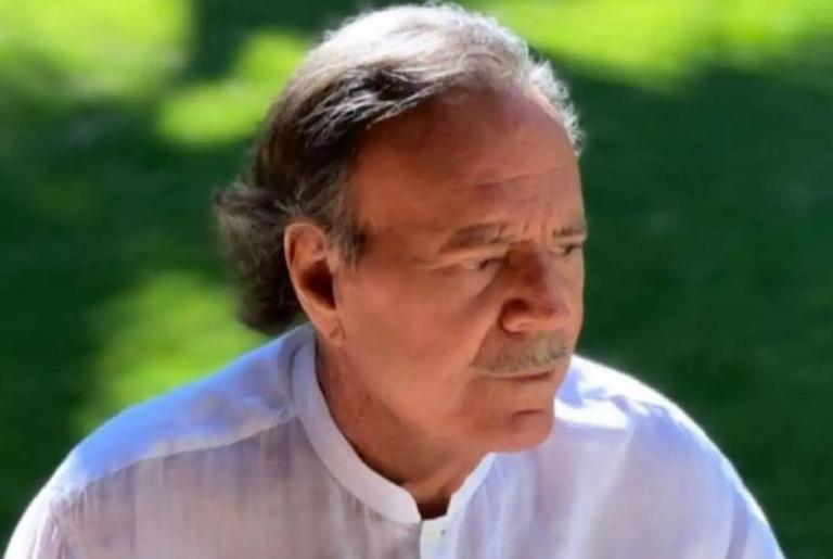 Retienen a Julio Iglesias en aeropuerto de República Dominicana