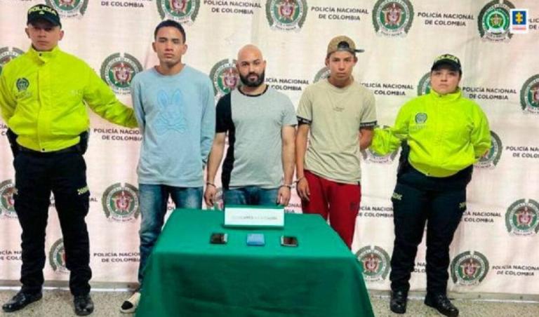 Capturan a sujetos que conquistaban a homosexuales para asaltarlos en Medellín