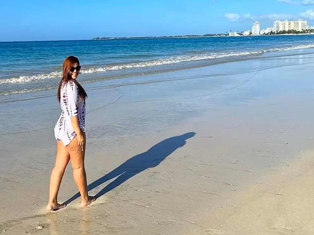 Candelario compartió una foto en una playa en Puerto Rico en su red social de Facebook