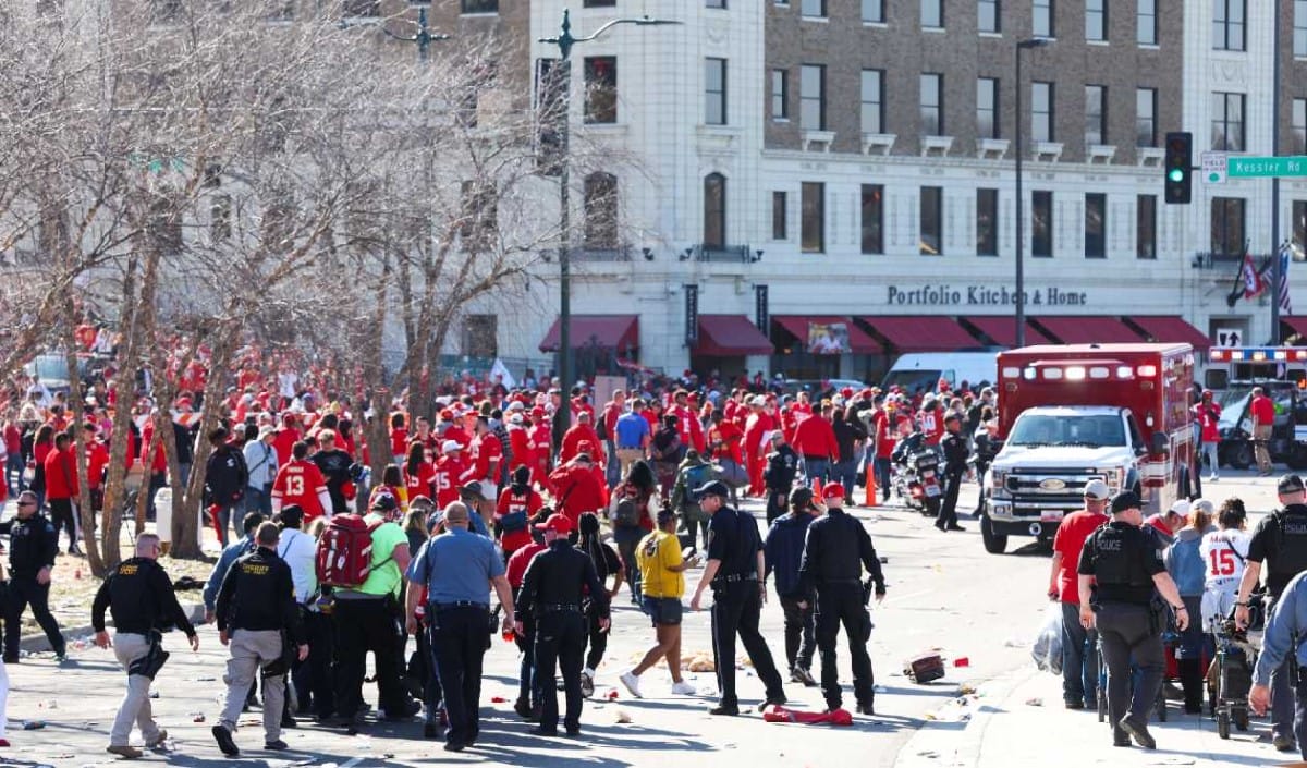 Caos en la celebración de los Kansas City Chiefs por tiroteo durante desfile