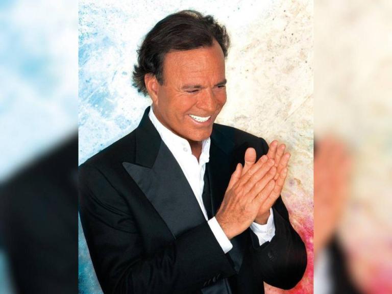 Julio Iglesias se suma al éxito Netflix y compatirá los detalles de su vida en bioserie