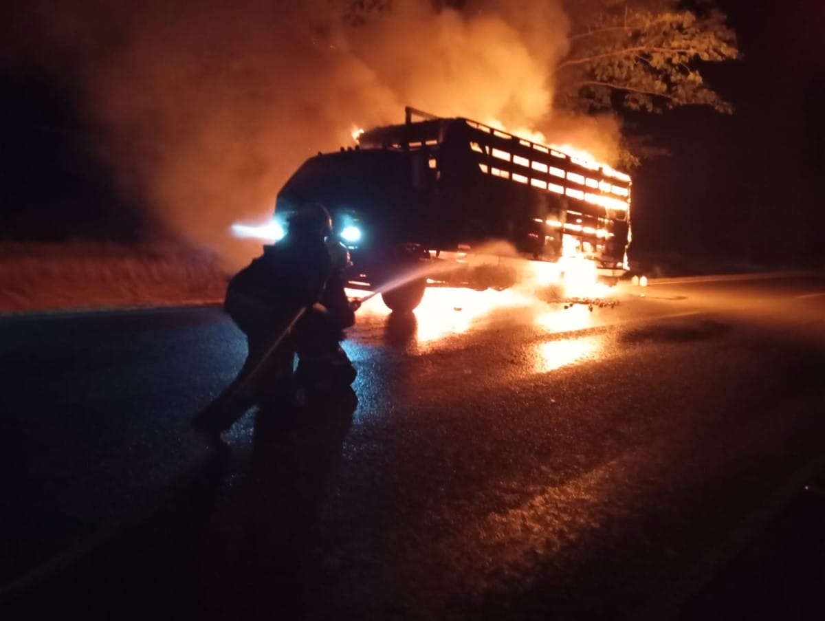 El camión se quemó en el kilómetro 113 de la carretera Sébaco - San Isidro