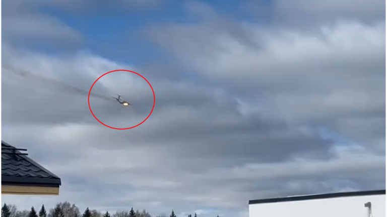 15 personas mueren al estrellarse un avión militar en Rusia