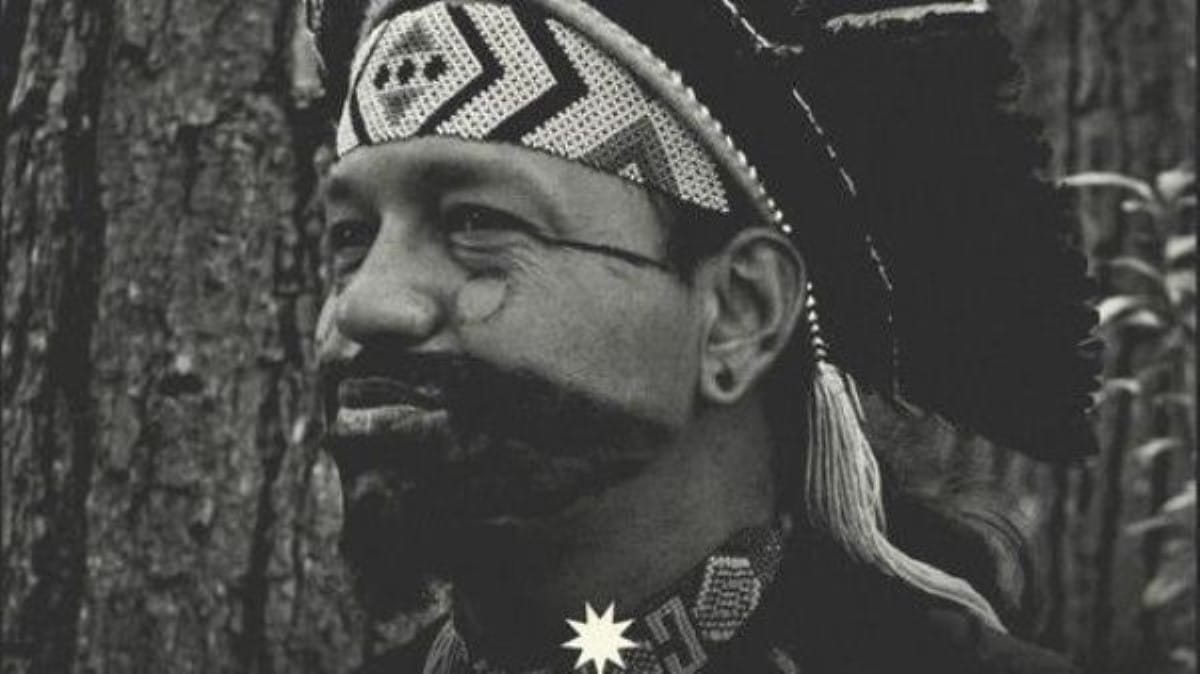 El reconocido líder indígena brasileño Merong Kamaka Mongoió