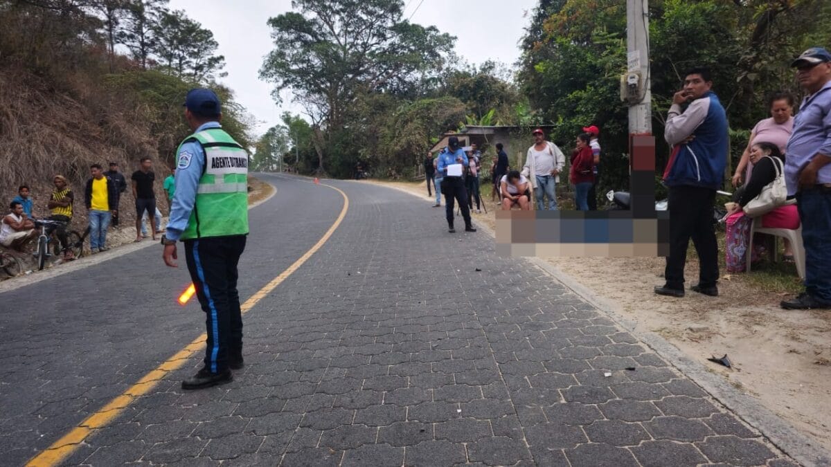 Joven motociclista fallece al chocar contra poste en Santa Bárbara, Nueva Segovia