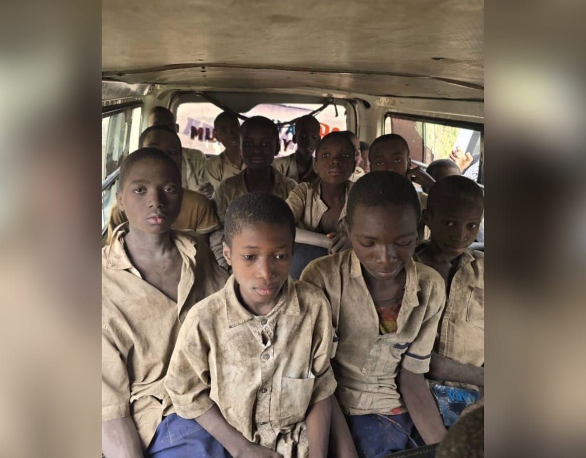 Operativo militar rescata a 137 niños secuestrados en Nigeria