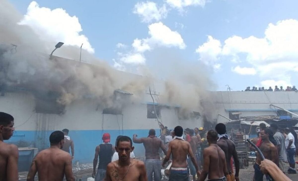 11 presos murieron por incendio en una cárcel de República Dominicana
